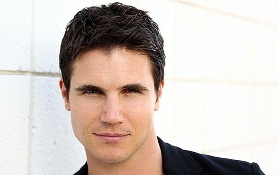 Robbie Amell