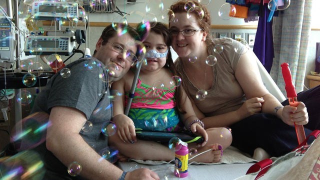 Sarah Murnaghan and her parents