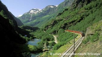 NRK2 train ride
