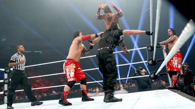 Usos & Gabriel vs The Shield