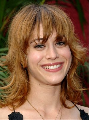 Lizzy Caplan