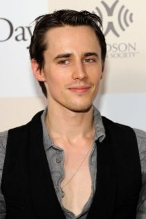 Reeve Carney