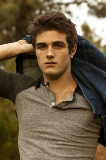 Beau Mirchoff