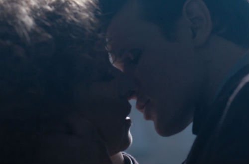 Matt Smith's Doctor kisses River Song goodbye in